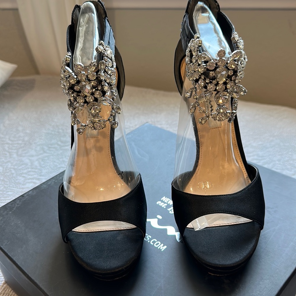 Nina Fabiola LS Dress Sandal, Black Luster Satin